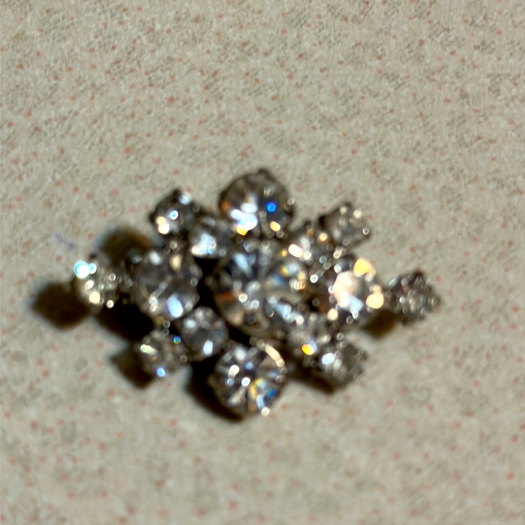 Vintage Kramer Of New York Silver Tone Rhinestone Small Broach (441)